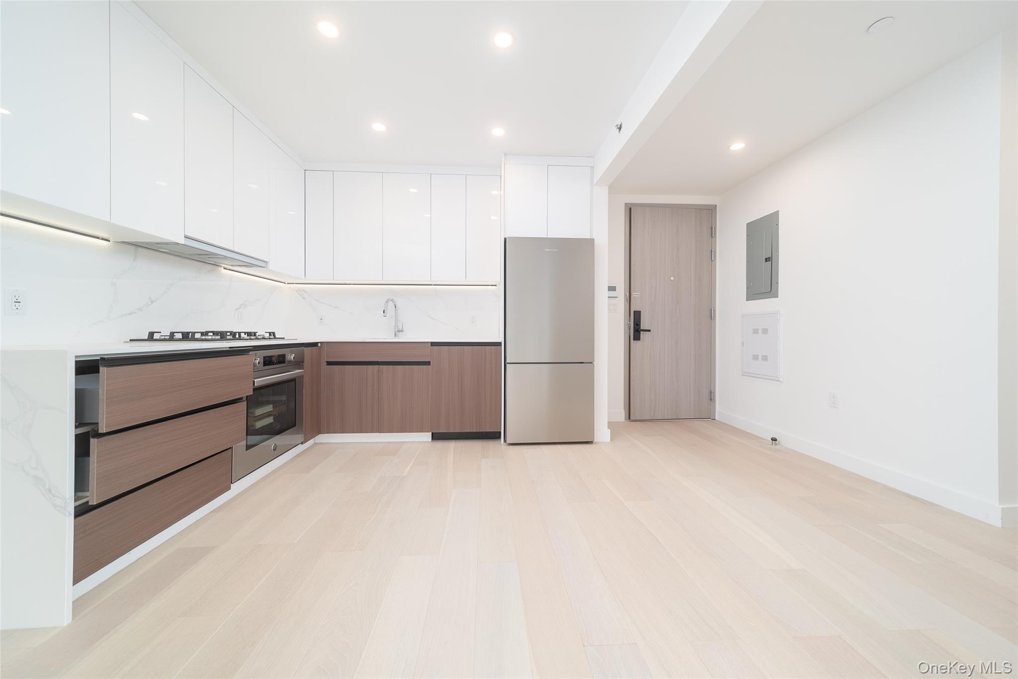 #8 photo, 14449 Northern Boulevard, Flushing , NY 11354