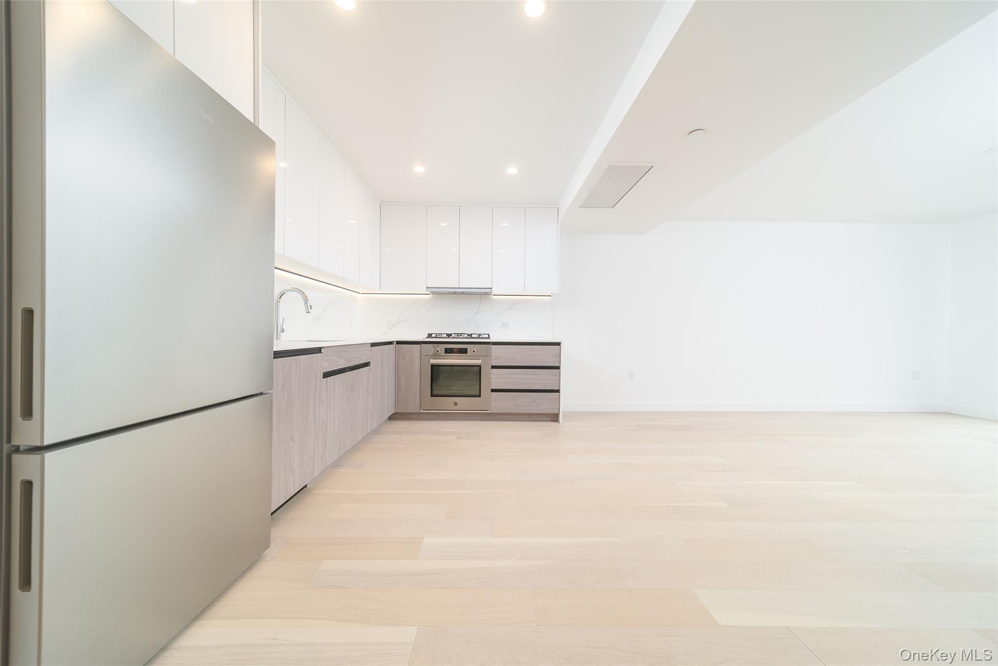 #3 photo, 14449 Northern Boulevard, Flushing , NY 11354