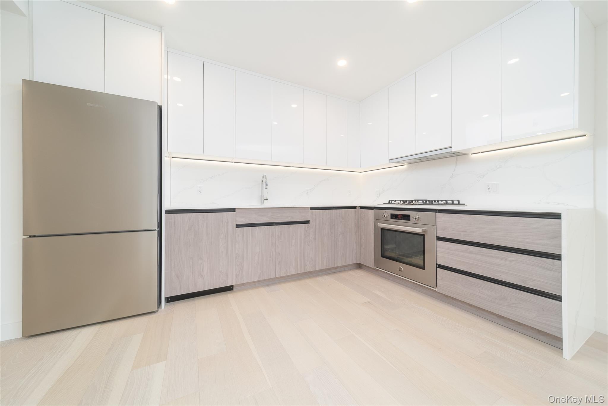 #6 photo, 14449 Northern Boulevard, Flushing , NY 11354