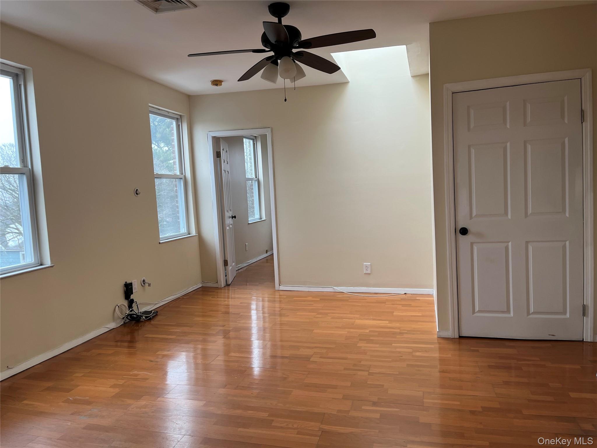 #10 photo, 400 Jericho Turnpike, New Hyde Park , NY 11040