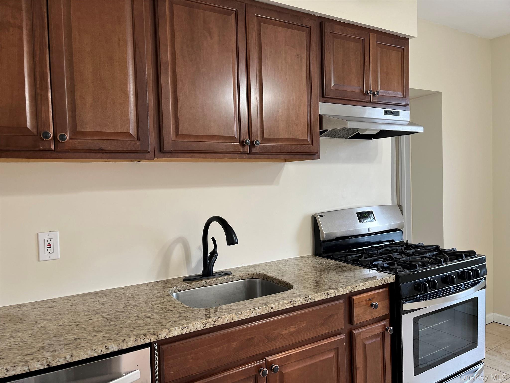 #3 photo, 400 Jericho Turnpike, New Hyde Park , NY 11040