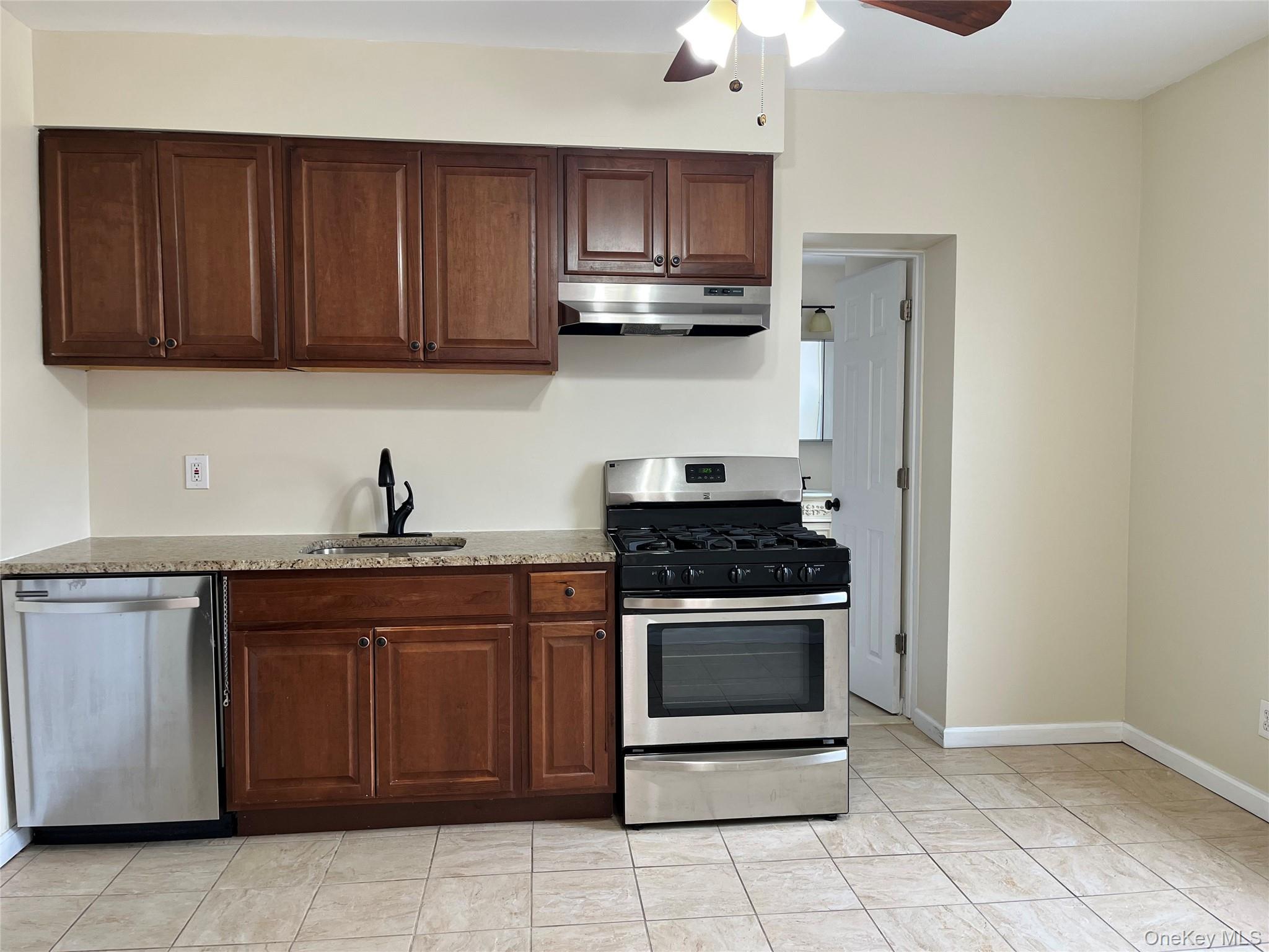 #4 photo, 400 Jericho Turnpike, New Hyde Park , NY 11040