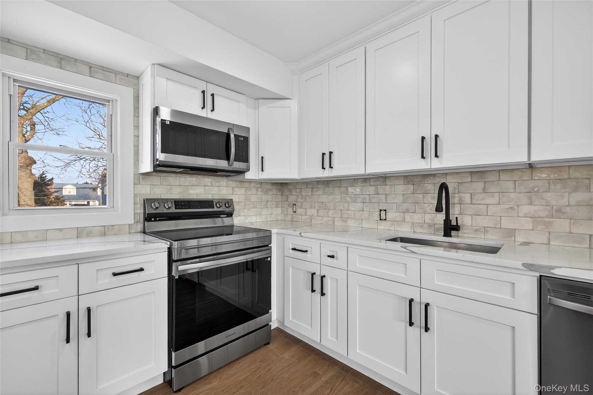 #14 photo, 244 N Erie Avenue, Lindenhurst , NY 11757