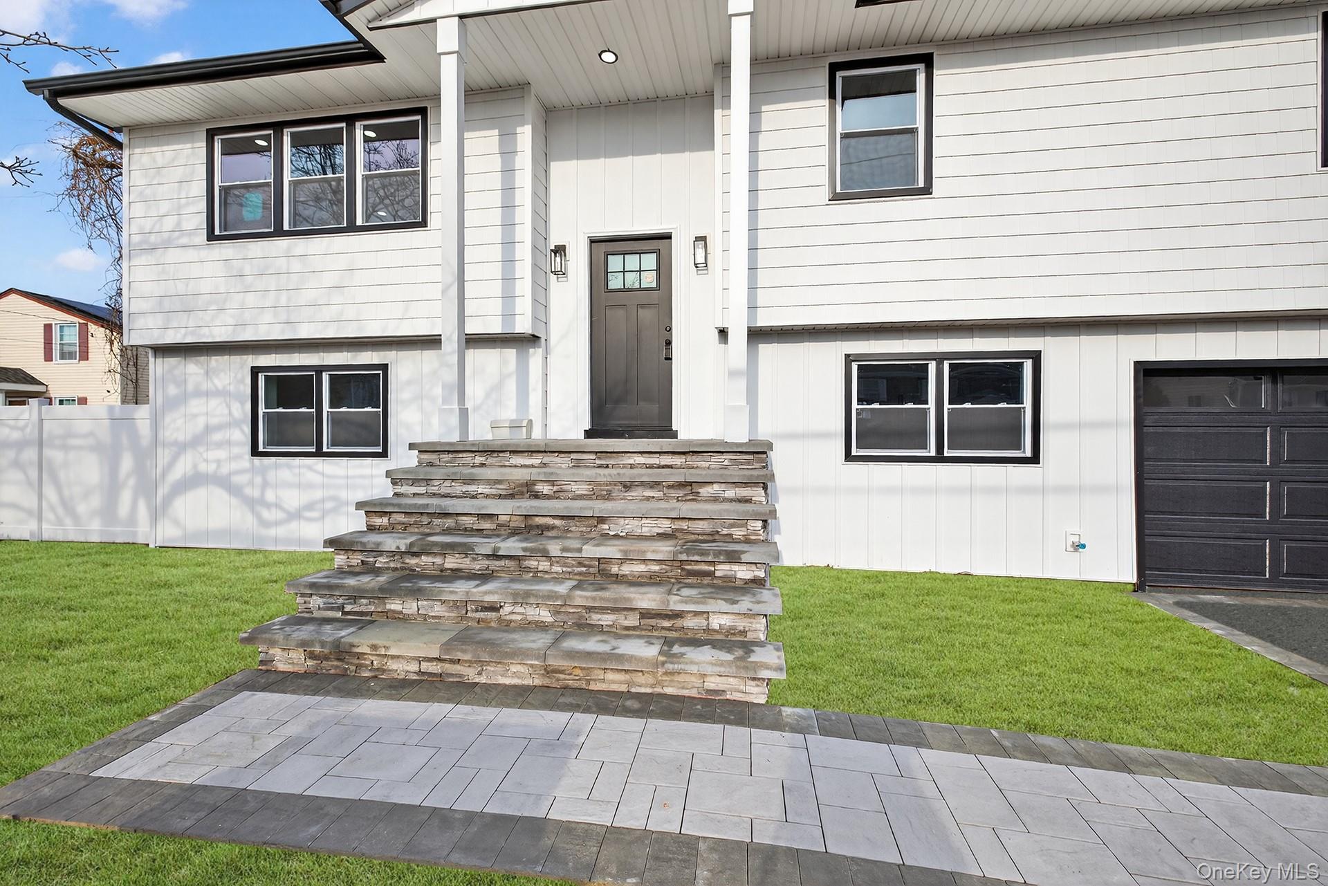 #4 photo, 244 N Erie Avenue, Lindenhurst , NY 11757