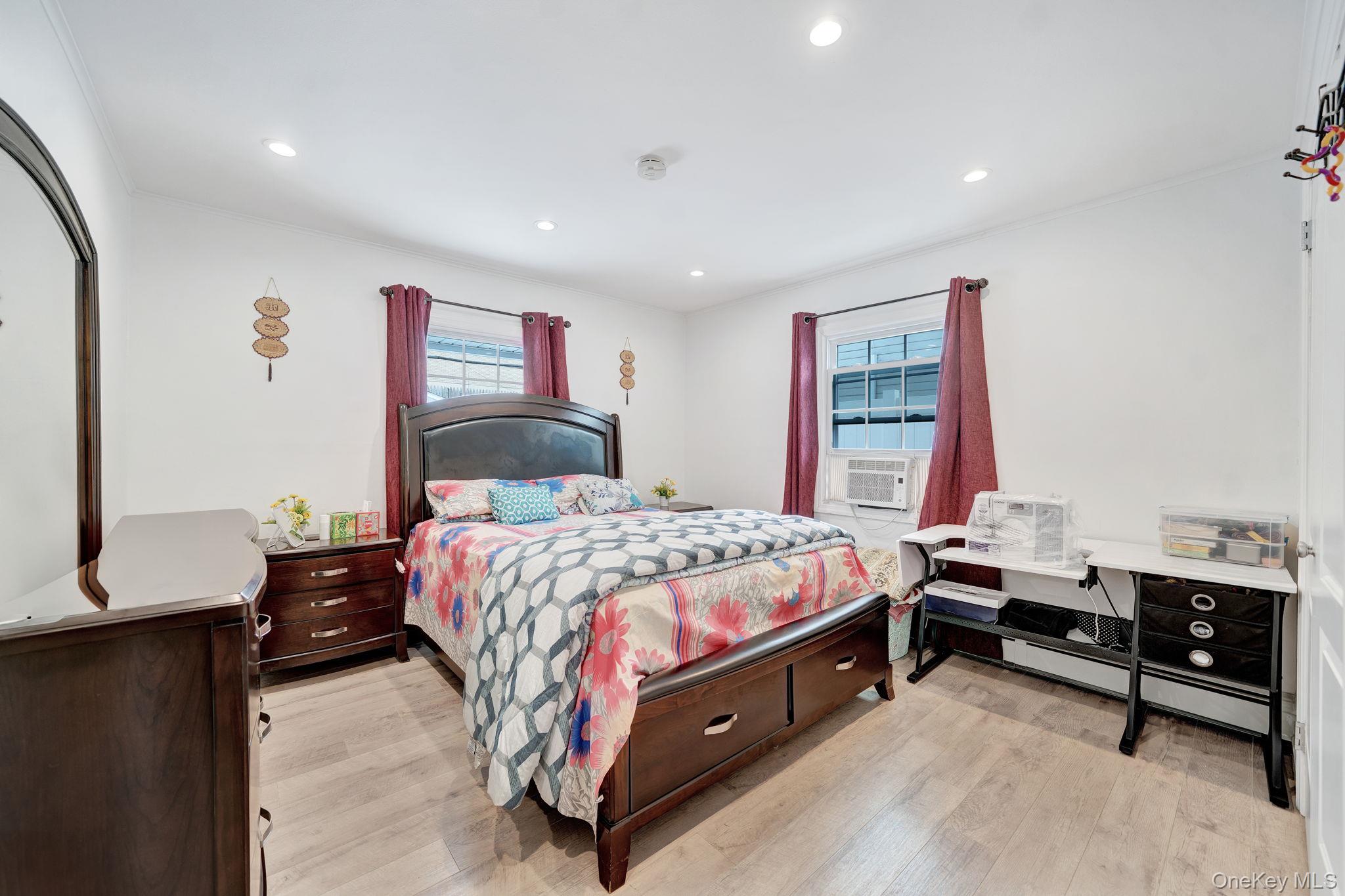 #14 photo, 125 Hamlet Road, Levittown , NY 11756