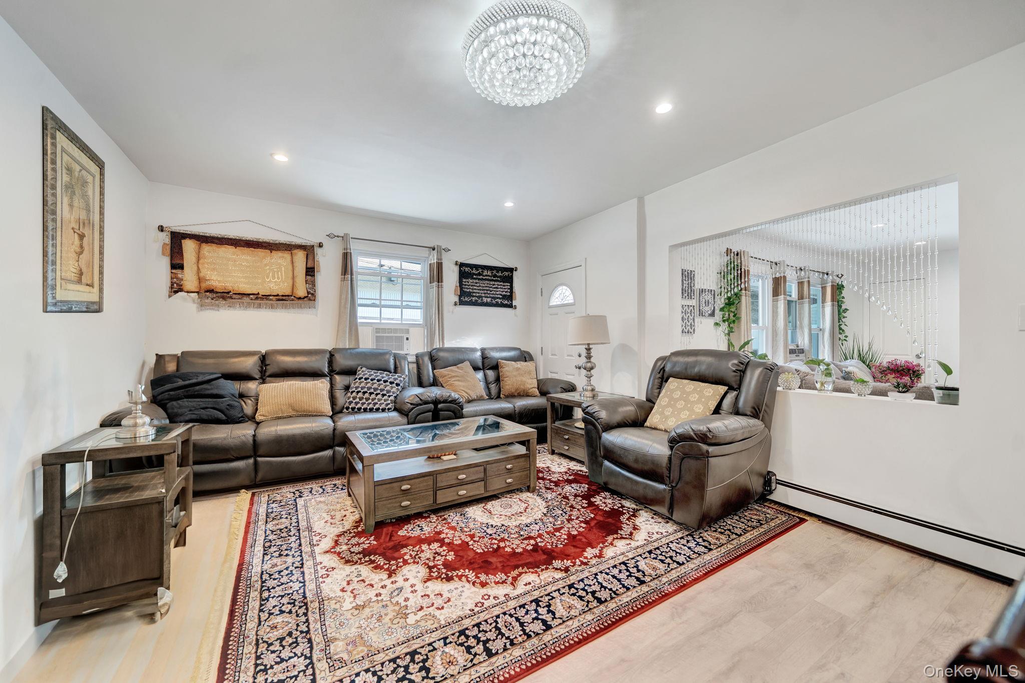 #17 photo, 125 Hamlet Road, Levittown , NY 11756