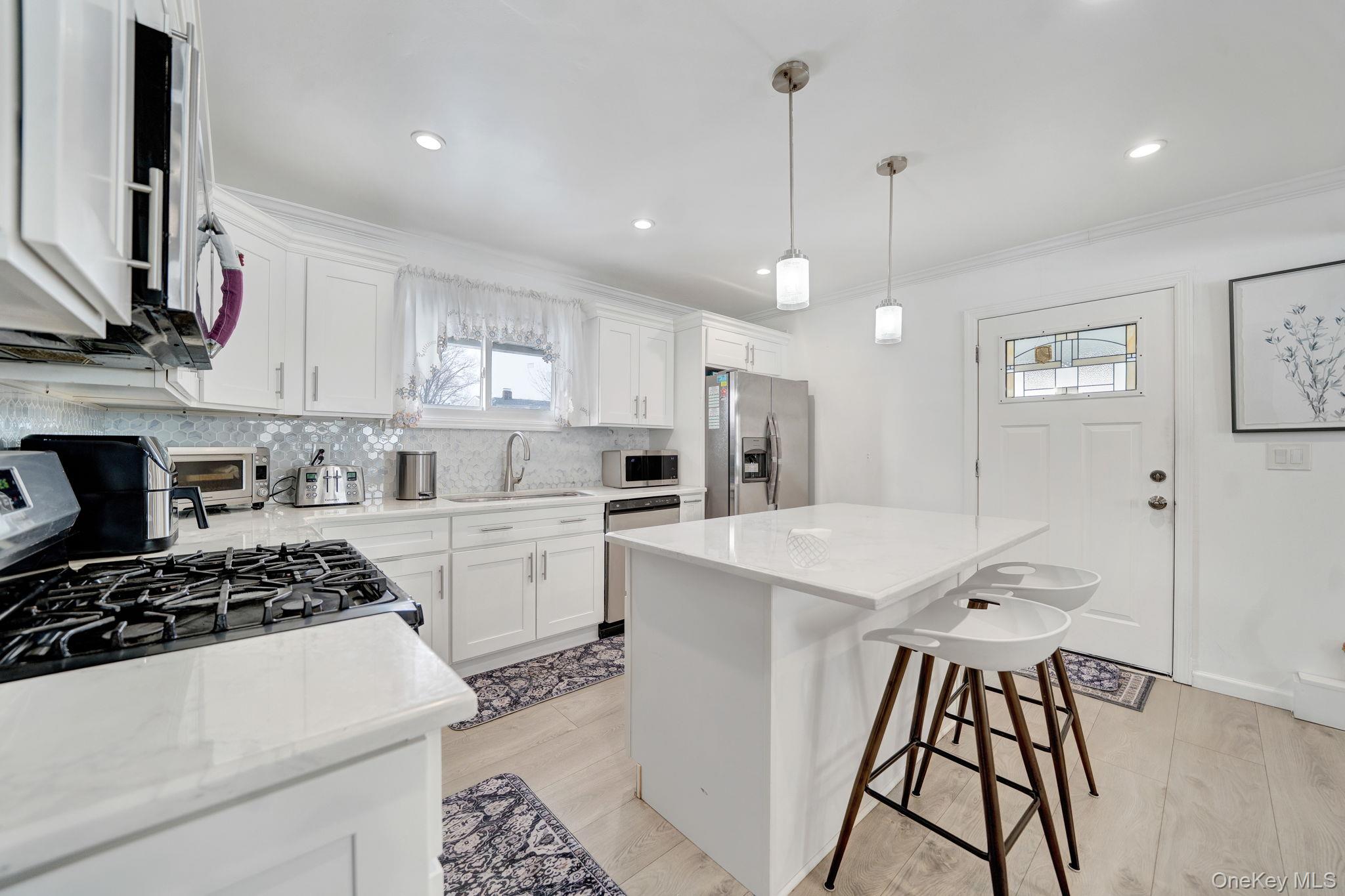 #9 photo, 125 Hamlet Road, Levittown , NY 11756