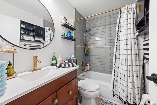 #16 photo, 231 Springmeadow Drive, Holbrook , NY 11741