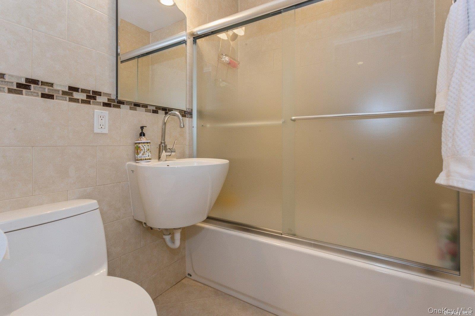 #19 photo, 100 Baker Court, Island Park , NY 11558