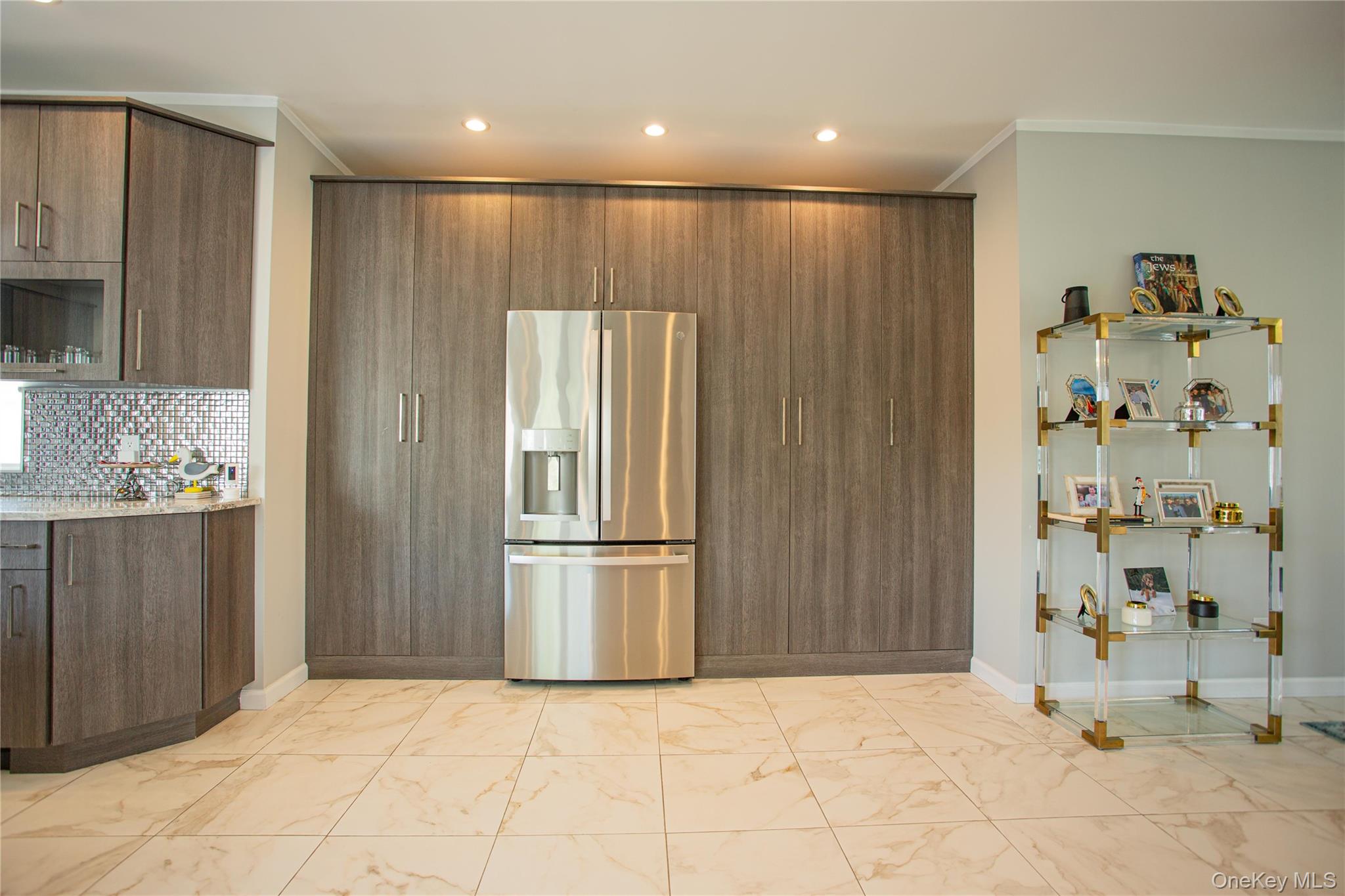 #17 photo, 165 W Walnut Street, Long Beach , NY 11561