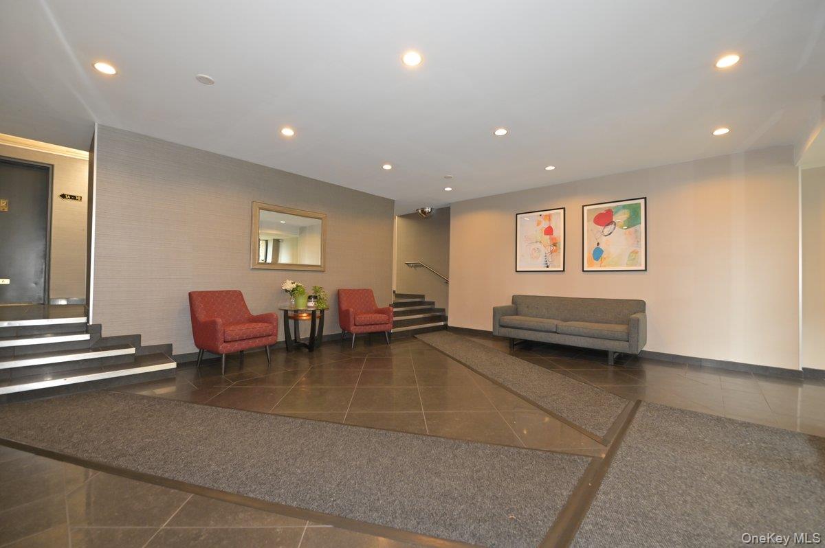 #14 photo, 4 Birchwood Court, Mineola , NY 11501