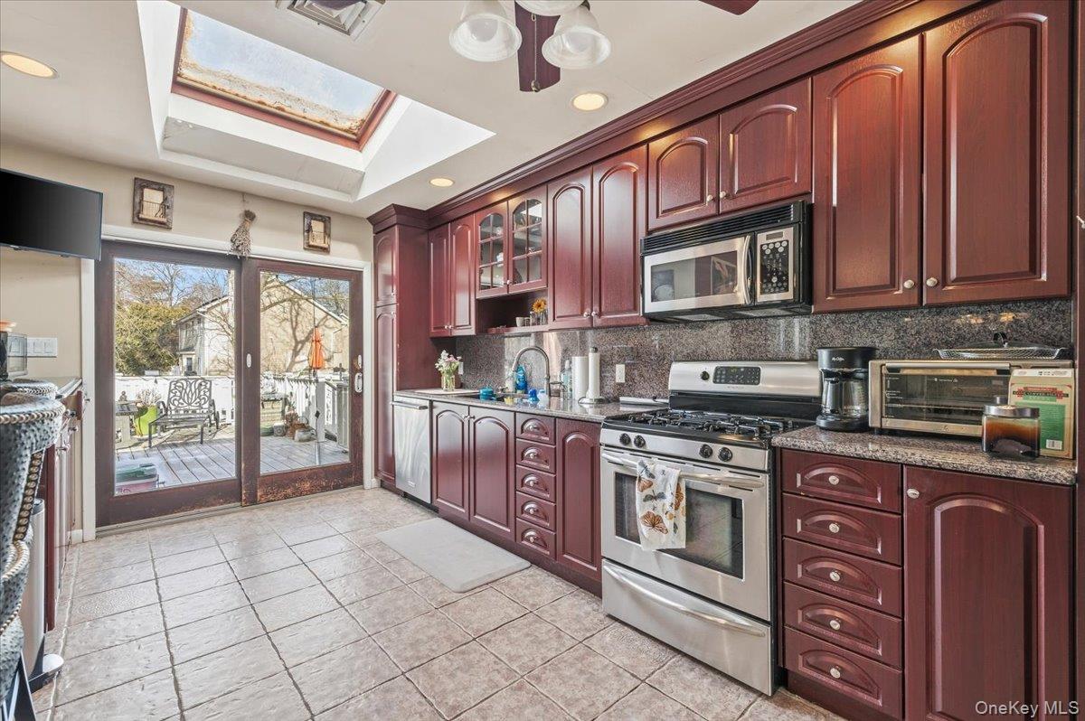 #3 photo, 62 Eileen Avenue, Plainview , NY 11803