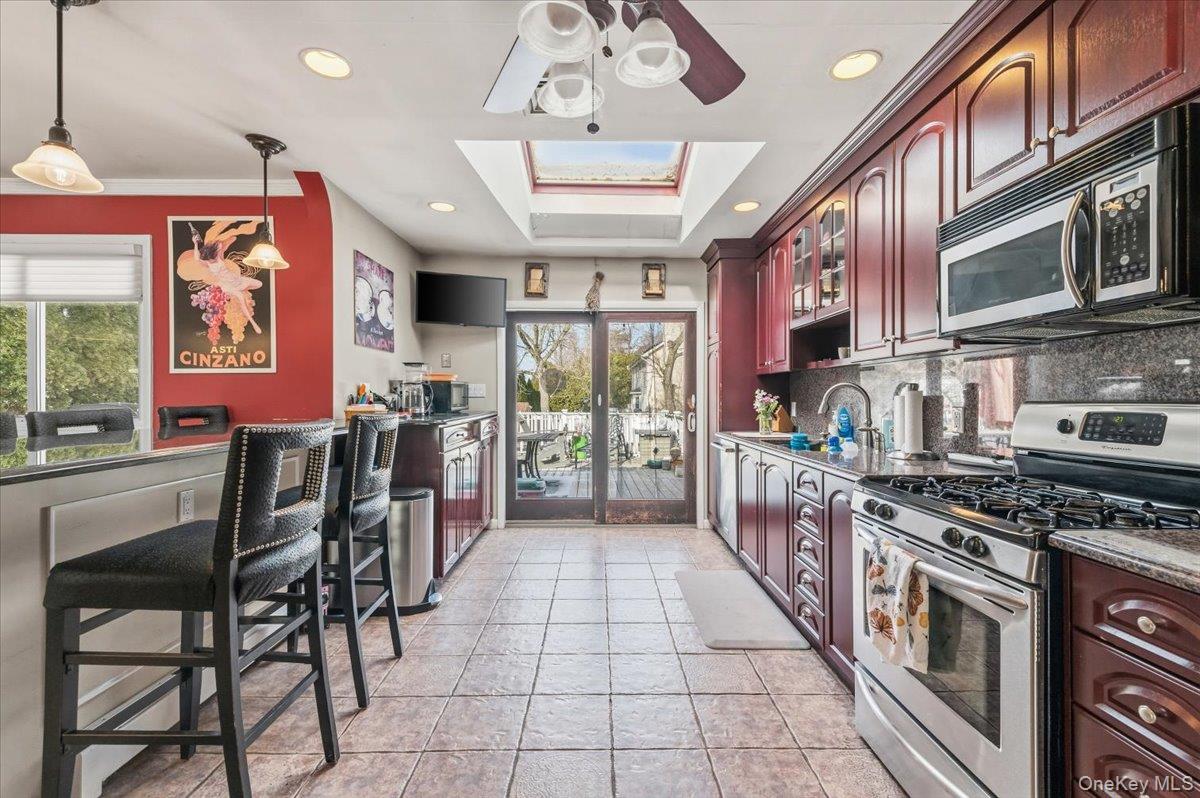 #4 photo, 62 Eileen Avenue, Plainview , NY 11803