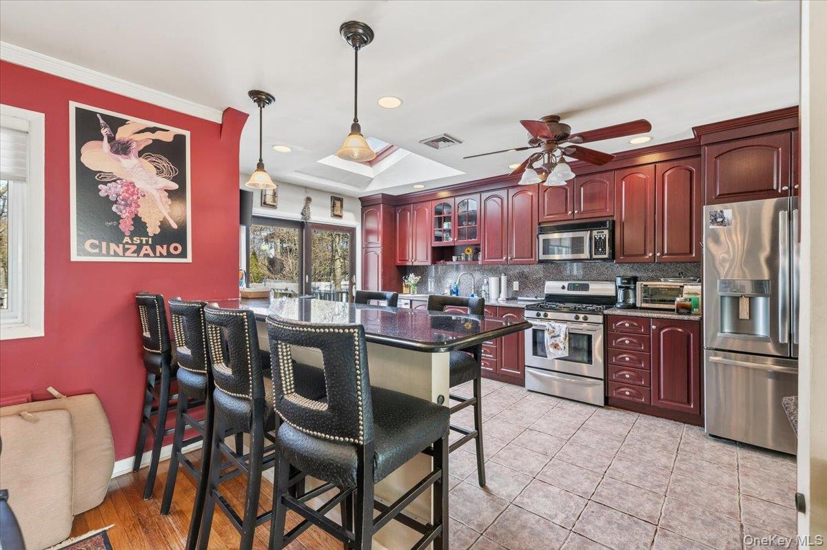 #6 photo, 62 Eileen Avenue, Plainview , NY 11803