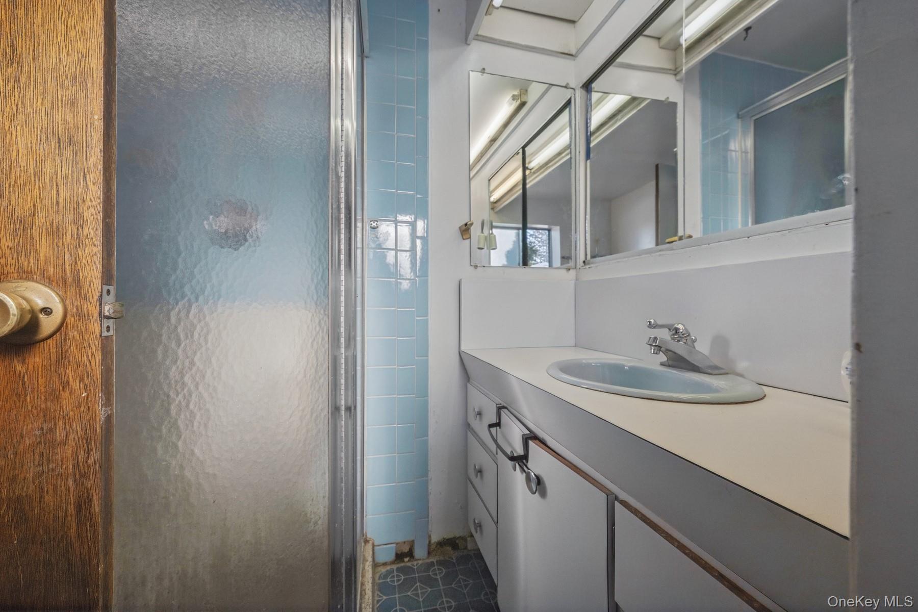 #12 photo, 253 W 20th Street, Deer Park , NY 11729