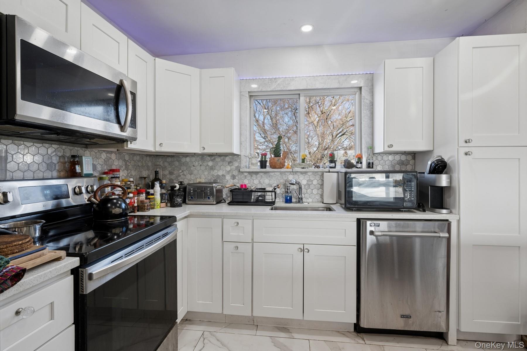 #6 photo, 253 W 20th Street, Deer Park , NY 11729