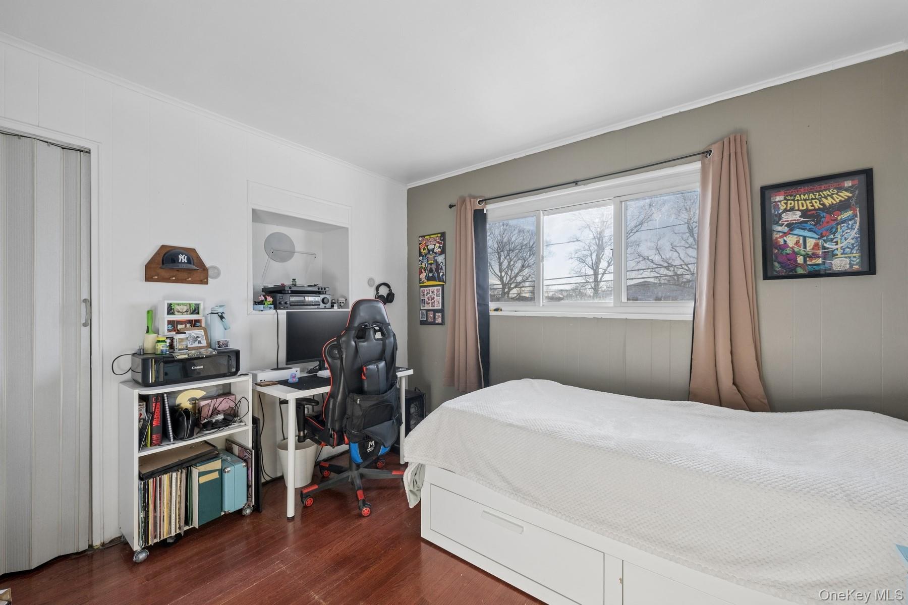 #8 photo, 253 W 20th Street, Deer Park , NY 11729