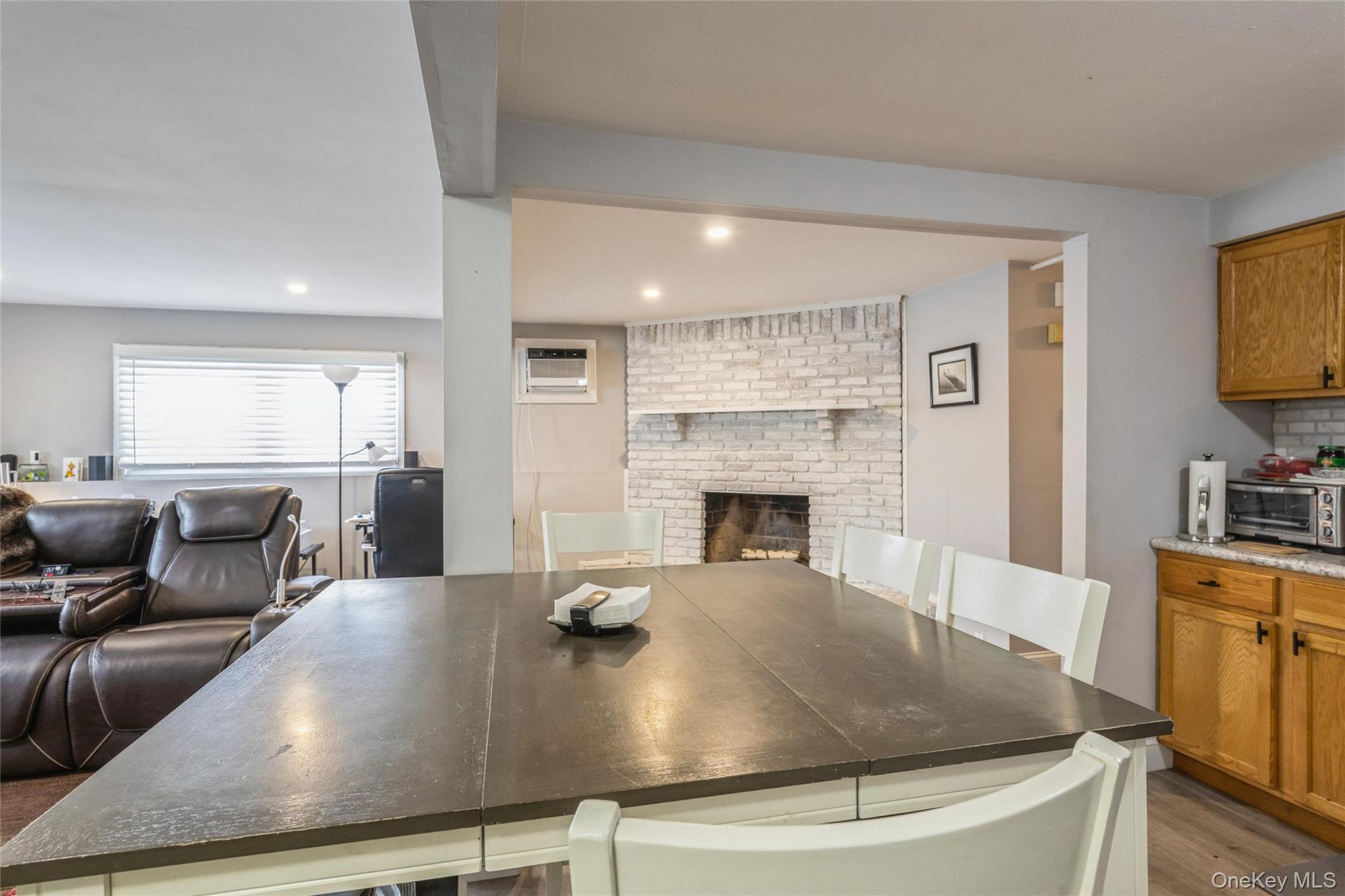 #20 photo, 2 Udalia Road, سوفولك West Islip , NY 11795