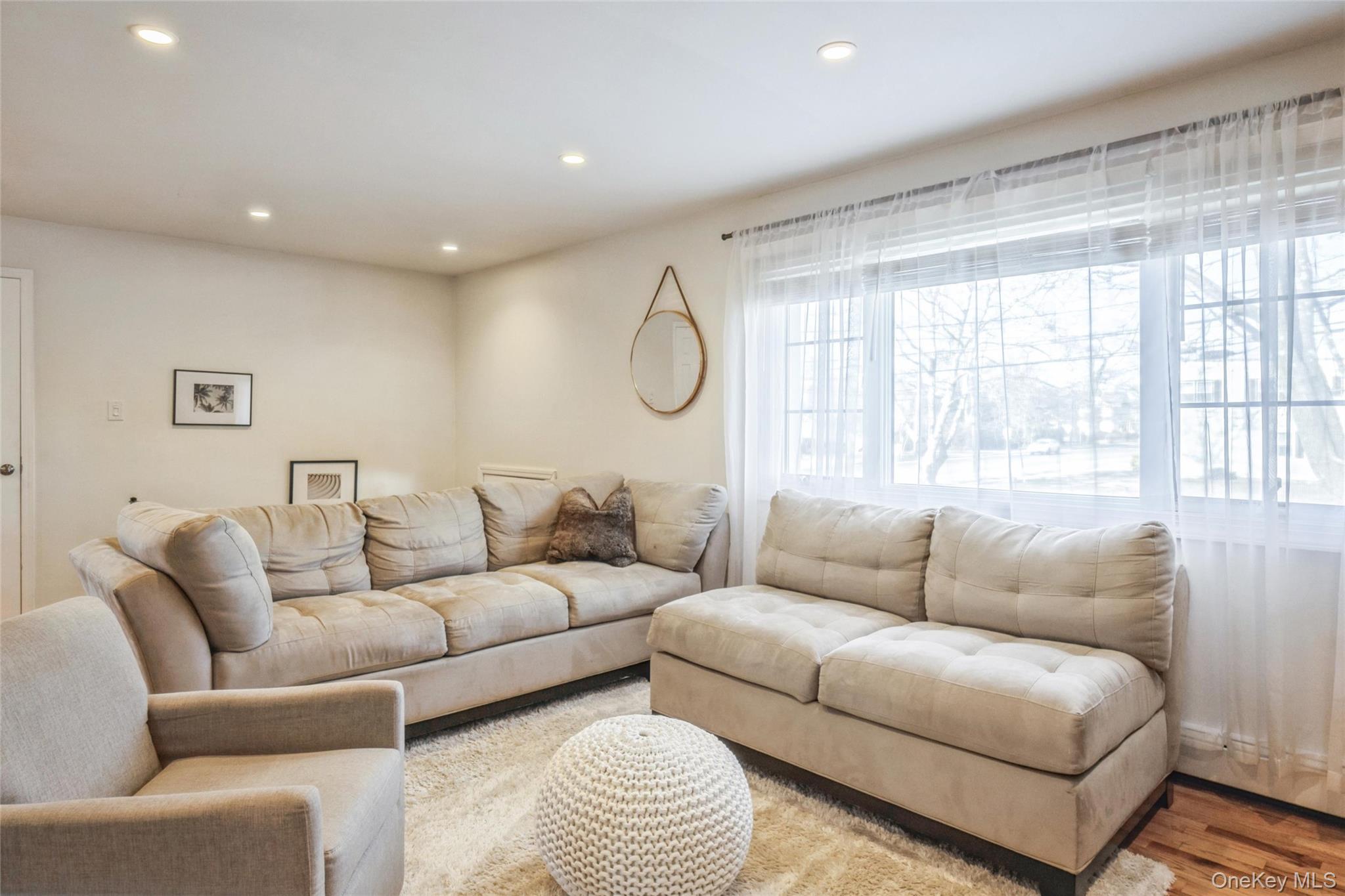 #6 photo, 2 Udalia Road, سوفولك West Islip , NY 11795