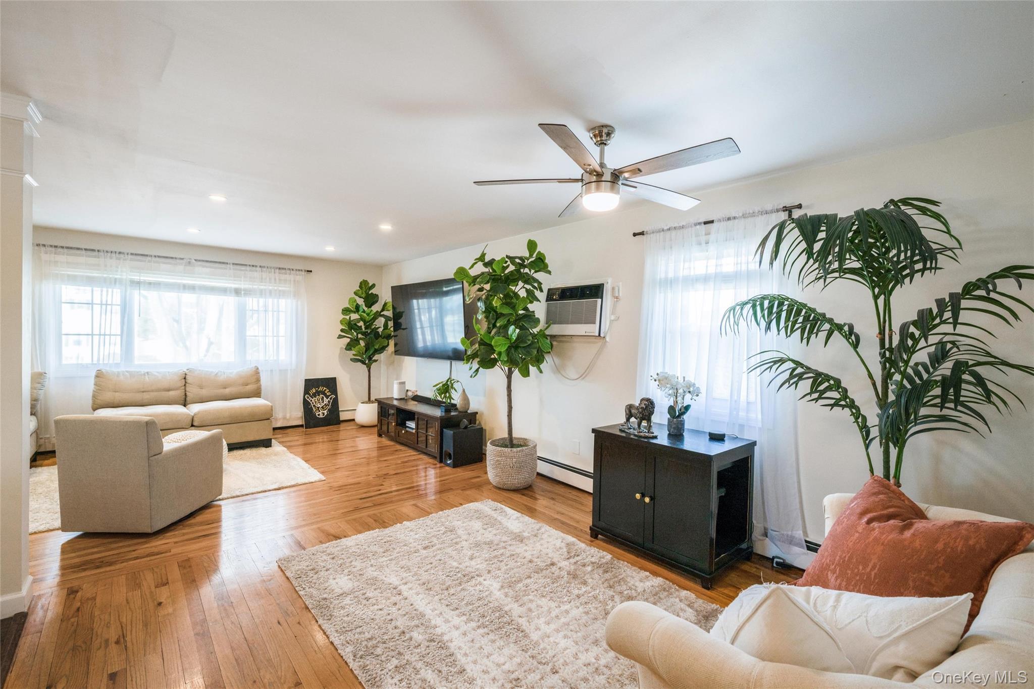 #7 photo, 2 Udalia Road, سوفولك West Islip , NY 11795