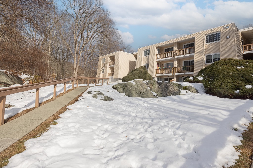 #16 photo, 529 Fox Run Lane, Carmel , NY 10512