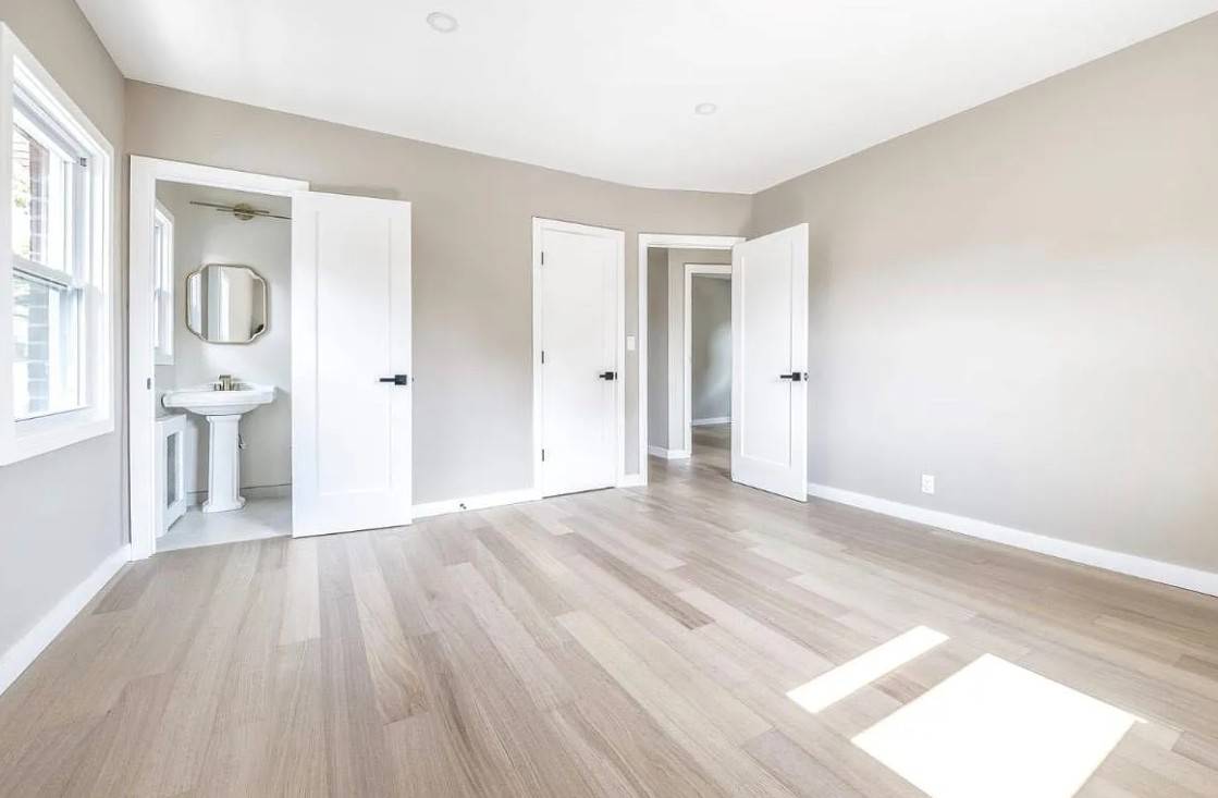 #4 photo, 208-12 53rd Avenue, #2nd Fl, Oakland Gardens , NY 11364