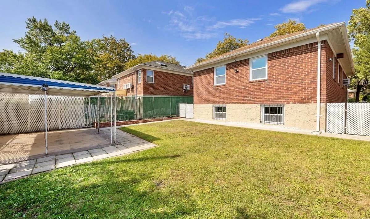 #7 photo, 208-12 53rd Avenue, #2nd Fl, Oakland Gardens , NY 11364