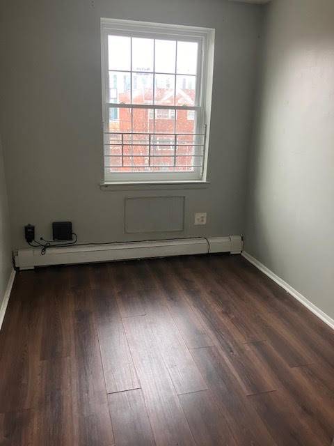 #9 photo, 641 Underhill Ave, Clason Point , NY 10473