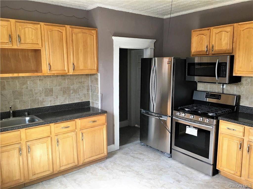 #4 photo, 14 Horton Avenue, New Rochelle , NY 10801