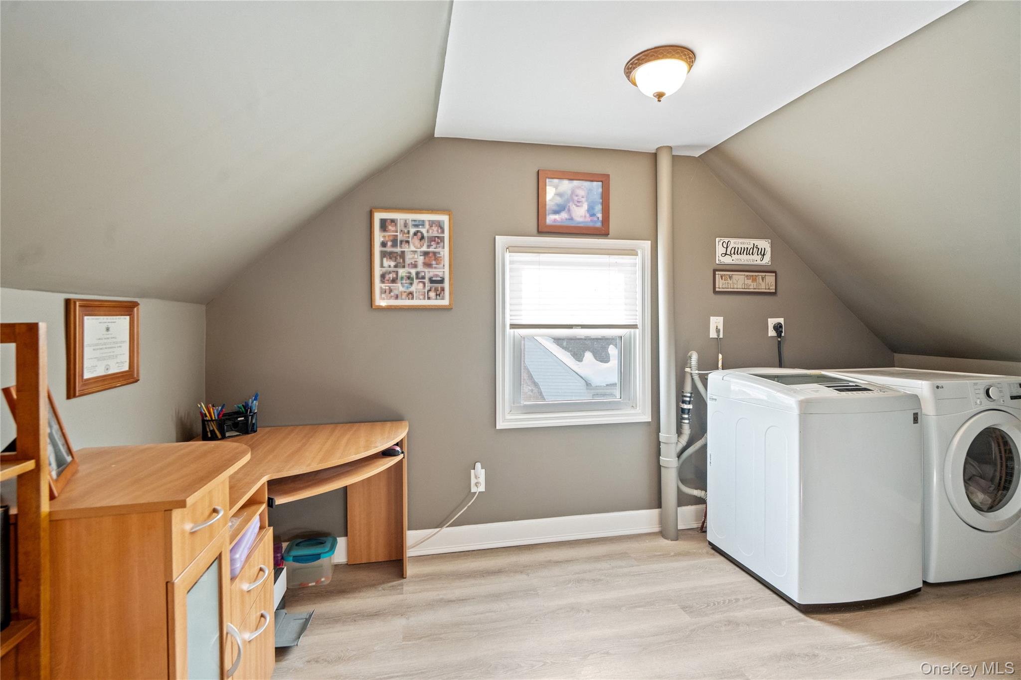 #17 photo, 108 Swan Lane, Levittown , NY 11756