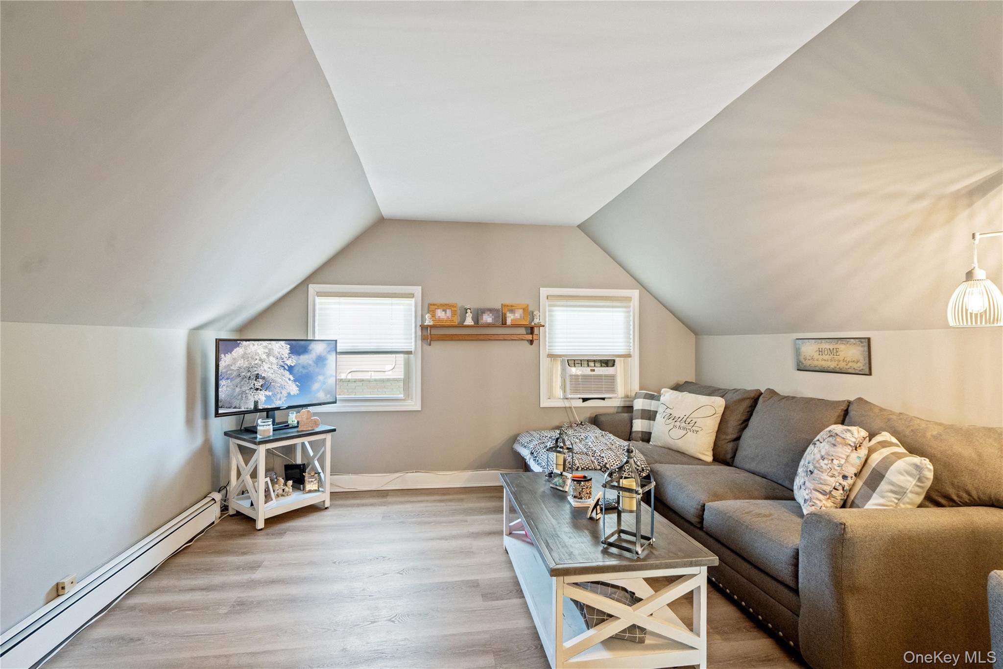 #18 photo, 108 Swan Lane, Levittown , NY 11756