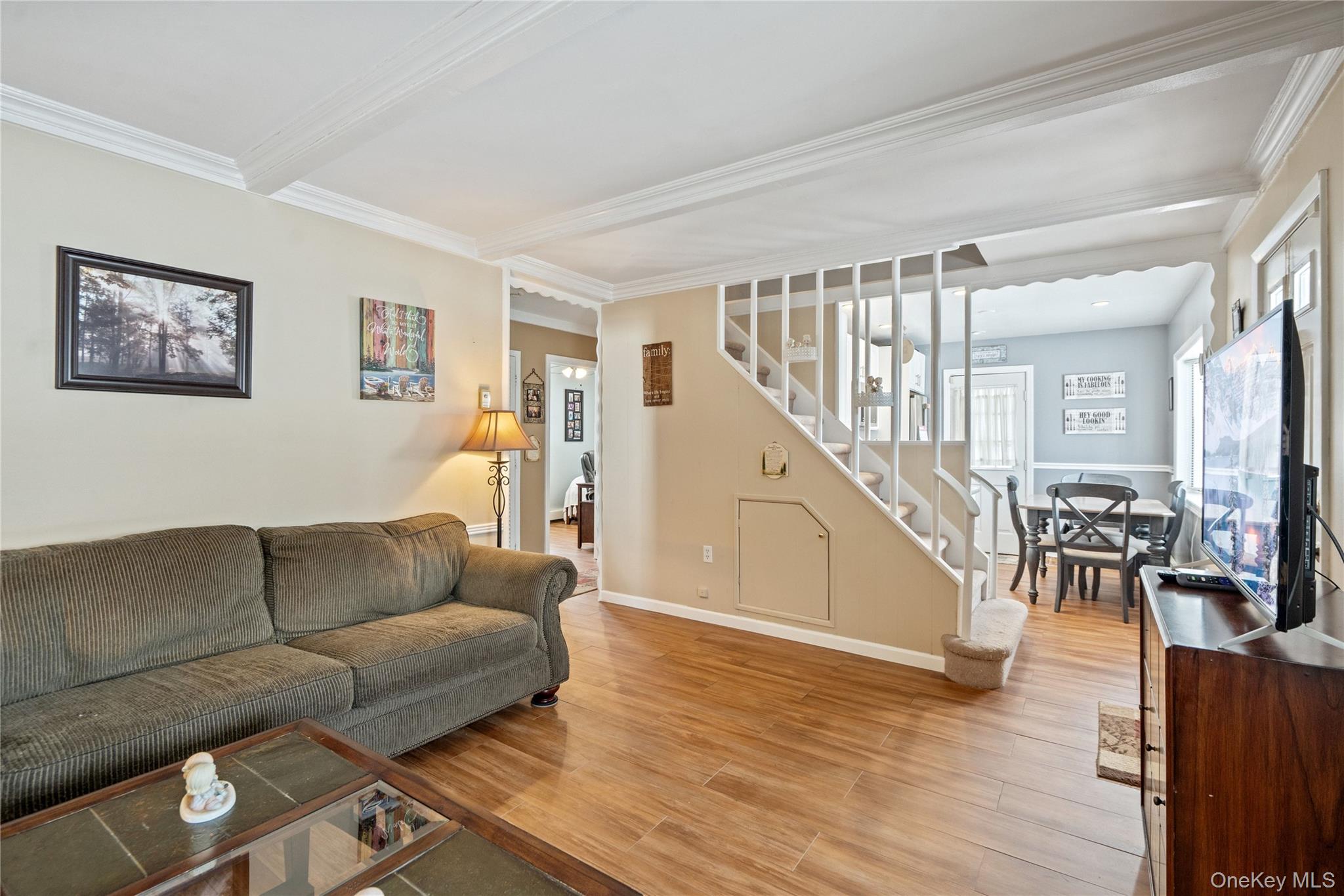 #6 photo, 108 Swan Lane, Levittown , NY 11756