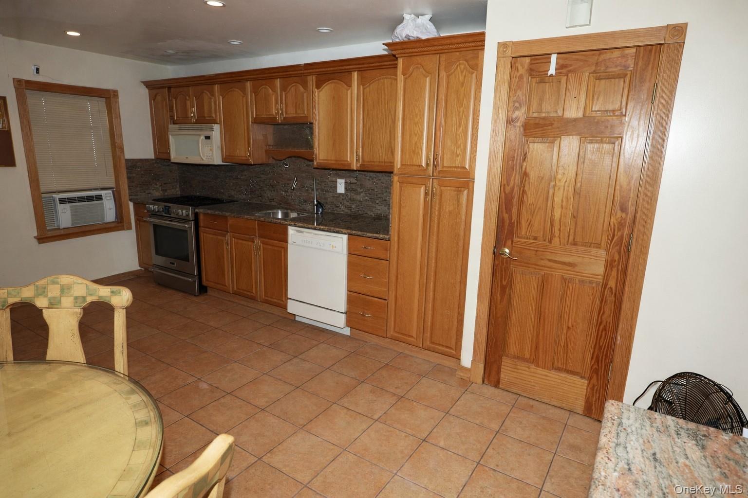 #4 photo, 132-05 83rd Street, Ozone Park , NY 11417