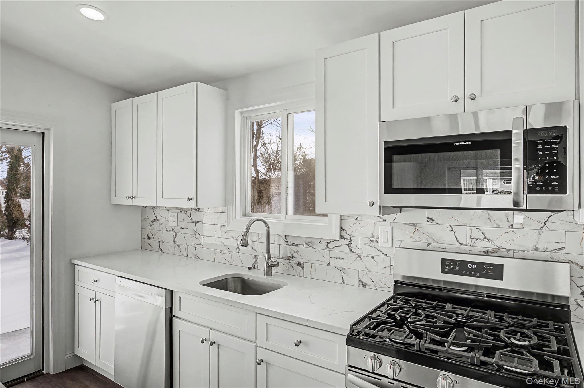 #10 photo, 6 Maple Lane, Massapequa Park , NY 11762