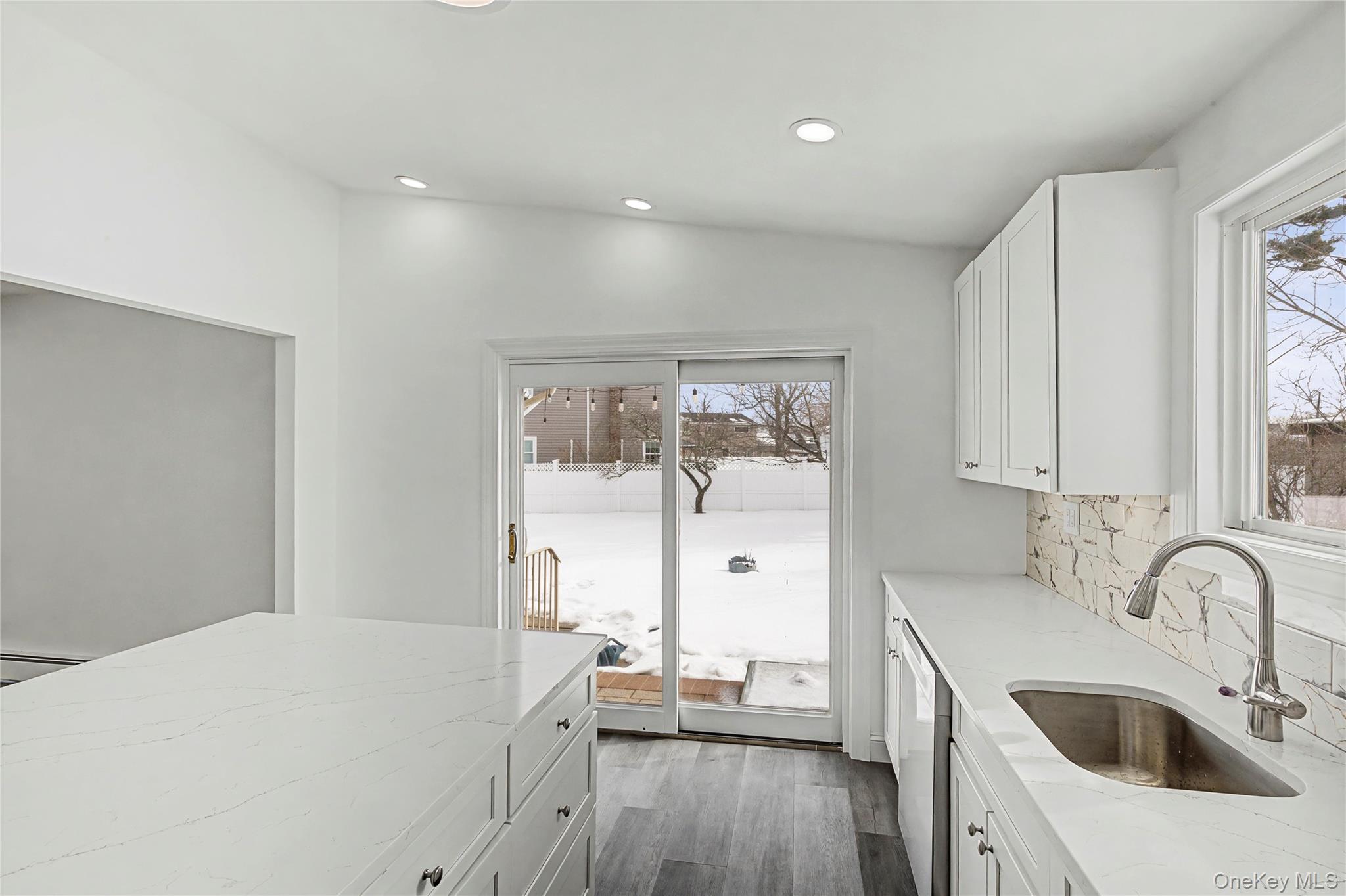 #11 photo, 6 Maple Lane, Massapequa Park , NY 11762