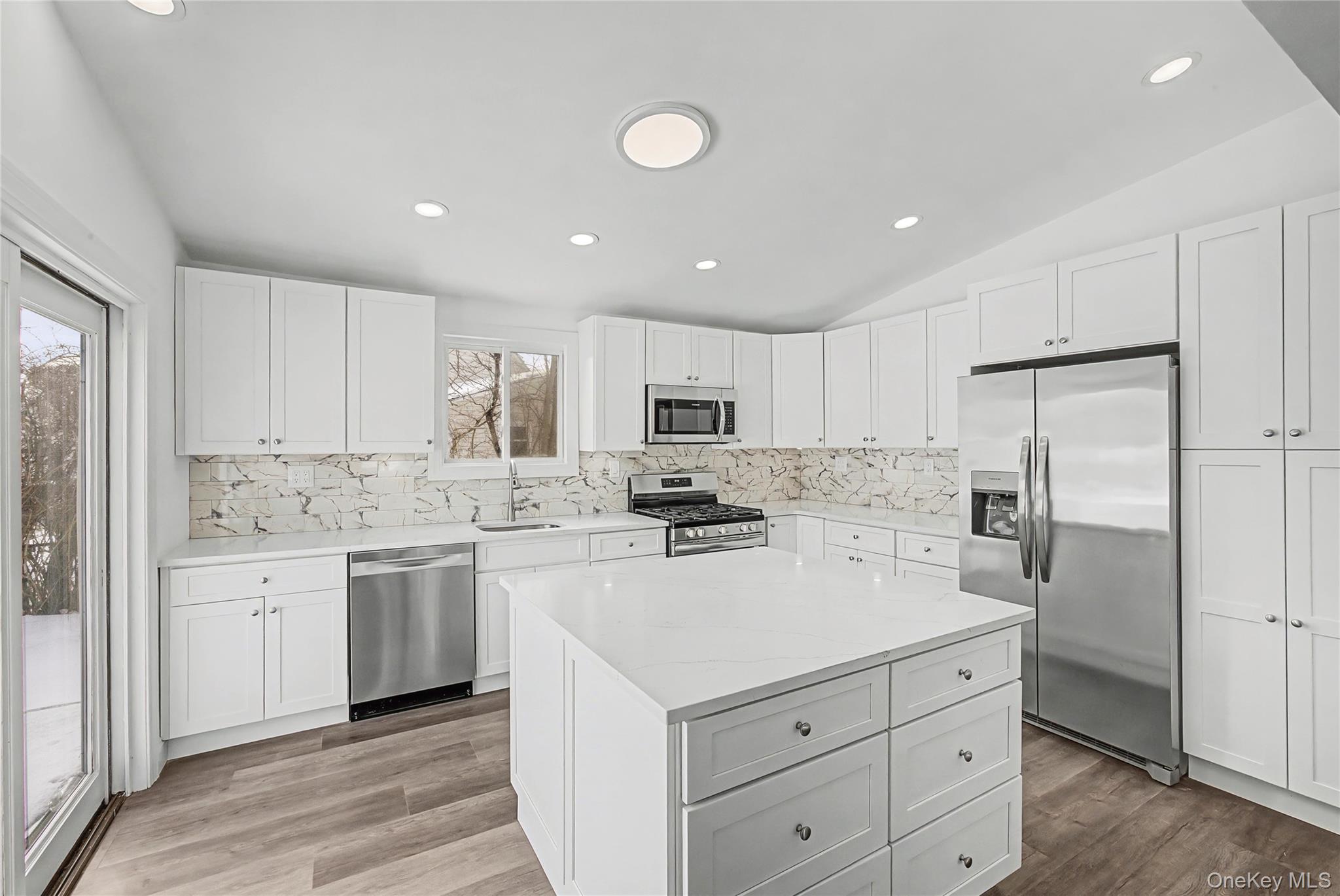 #8 photo, 6 Maple Lane, Massapequa Park , NY 11762