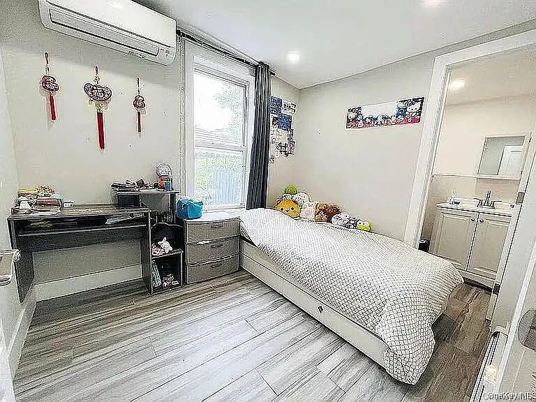 #7 photo, 54-23 153 rd Street, Flushing , NY 11355