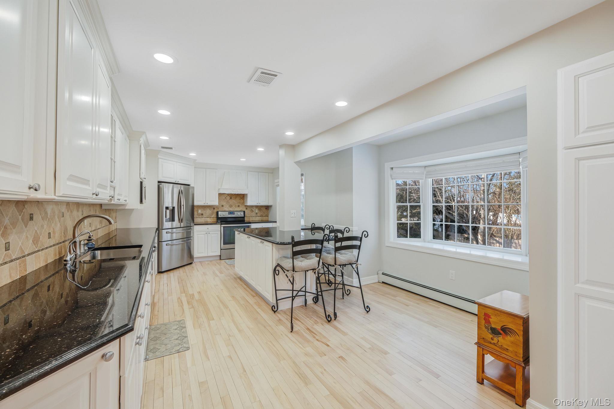 #12 photo, 1 6th Street, Nesconset , NY 11767