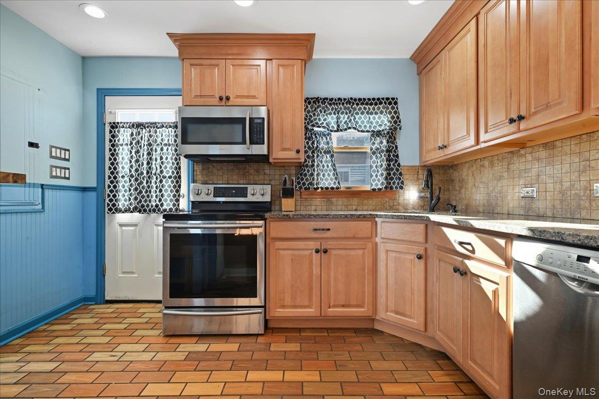 #10 photo, 20 Wendy Lane, Brentwood , NY 11717