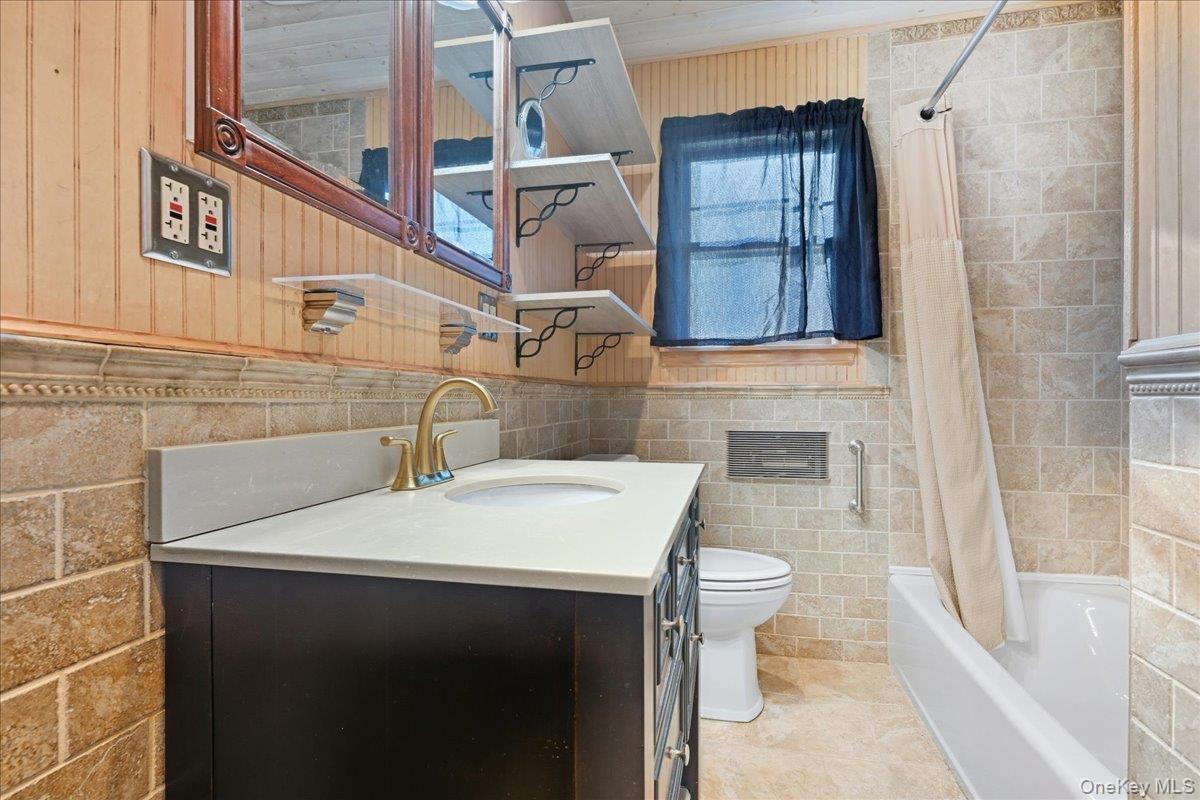 #17 photo, 20 Wendy Lane, Brentwood , NY 11717