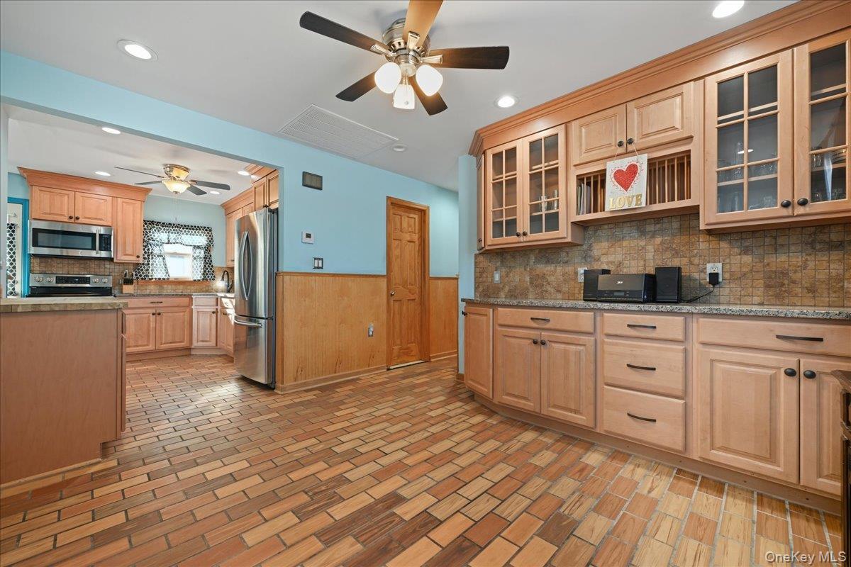 #8 photo, 20 Wendy Lane, Brentwood , NY 11717