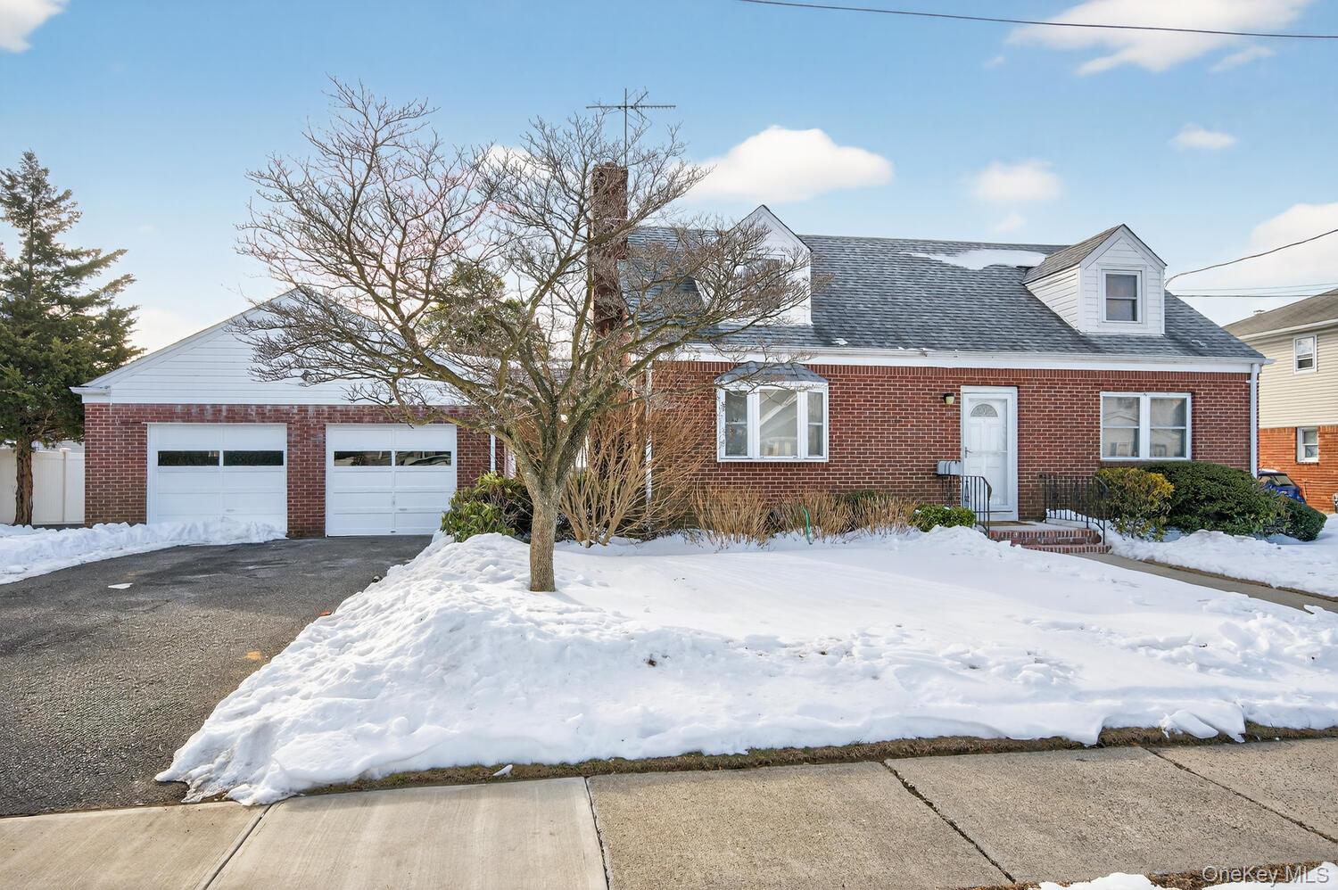 #1 photo, 46 Bedford Avenue, Westbury , NY 11590