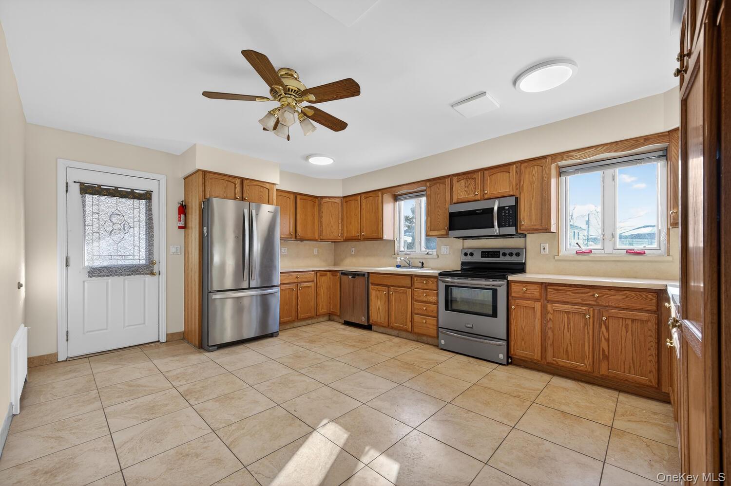 #6 photo, 46 Bedford Avenue, Westbury , NY 11590