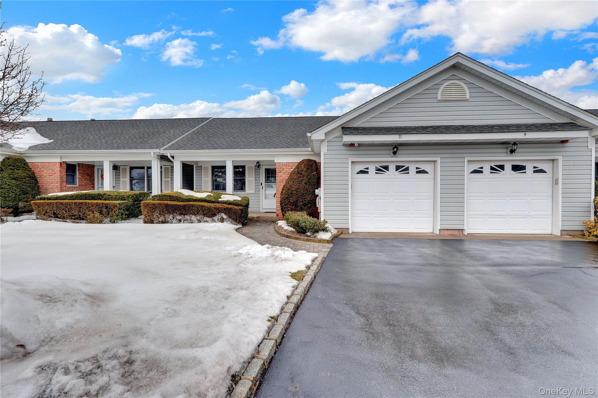 #1 photo, 11 Primrose Lane, North Babylon , NY 11703