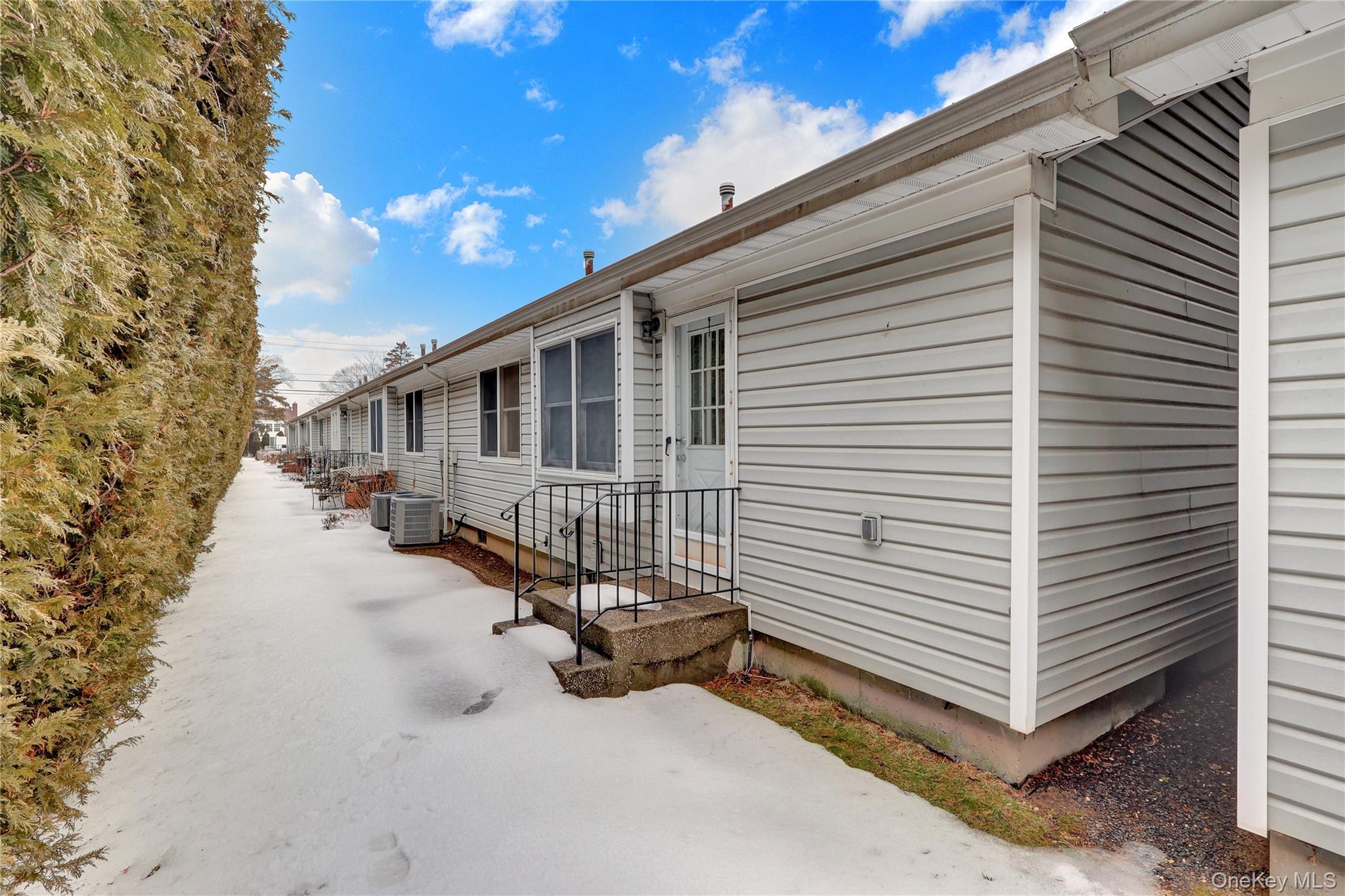 #19 photo, 11 Primrose Lane, 东长岛 North Babylon , NY 11703