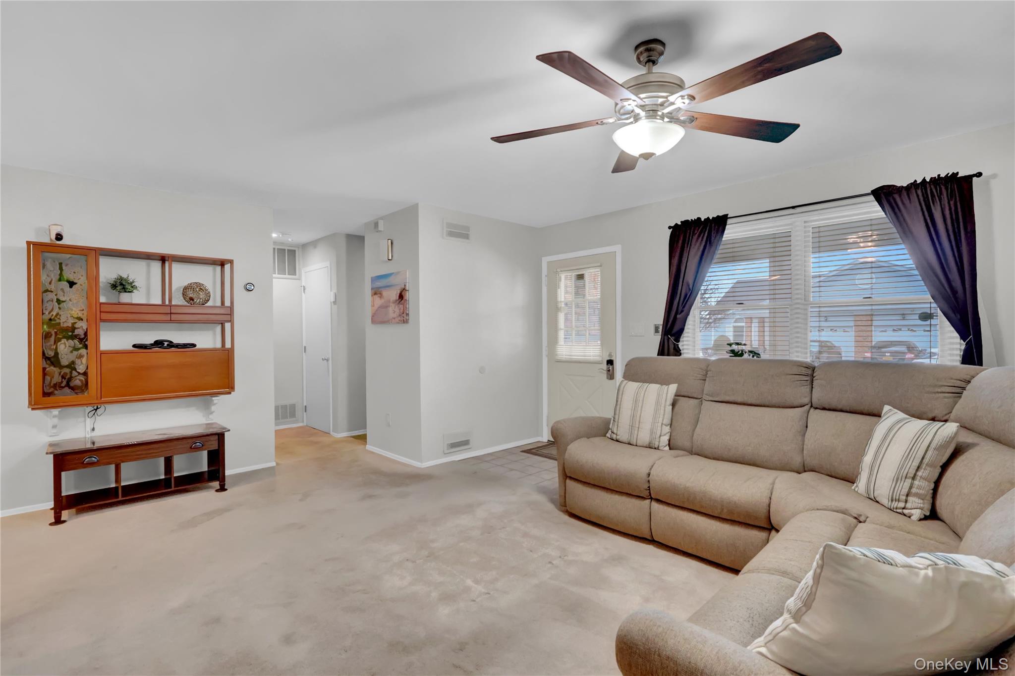 #7 photo, 11 Primrose Lane, North Babylon , NY 11703