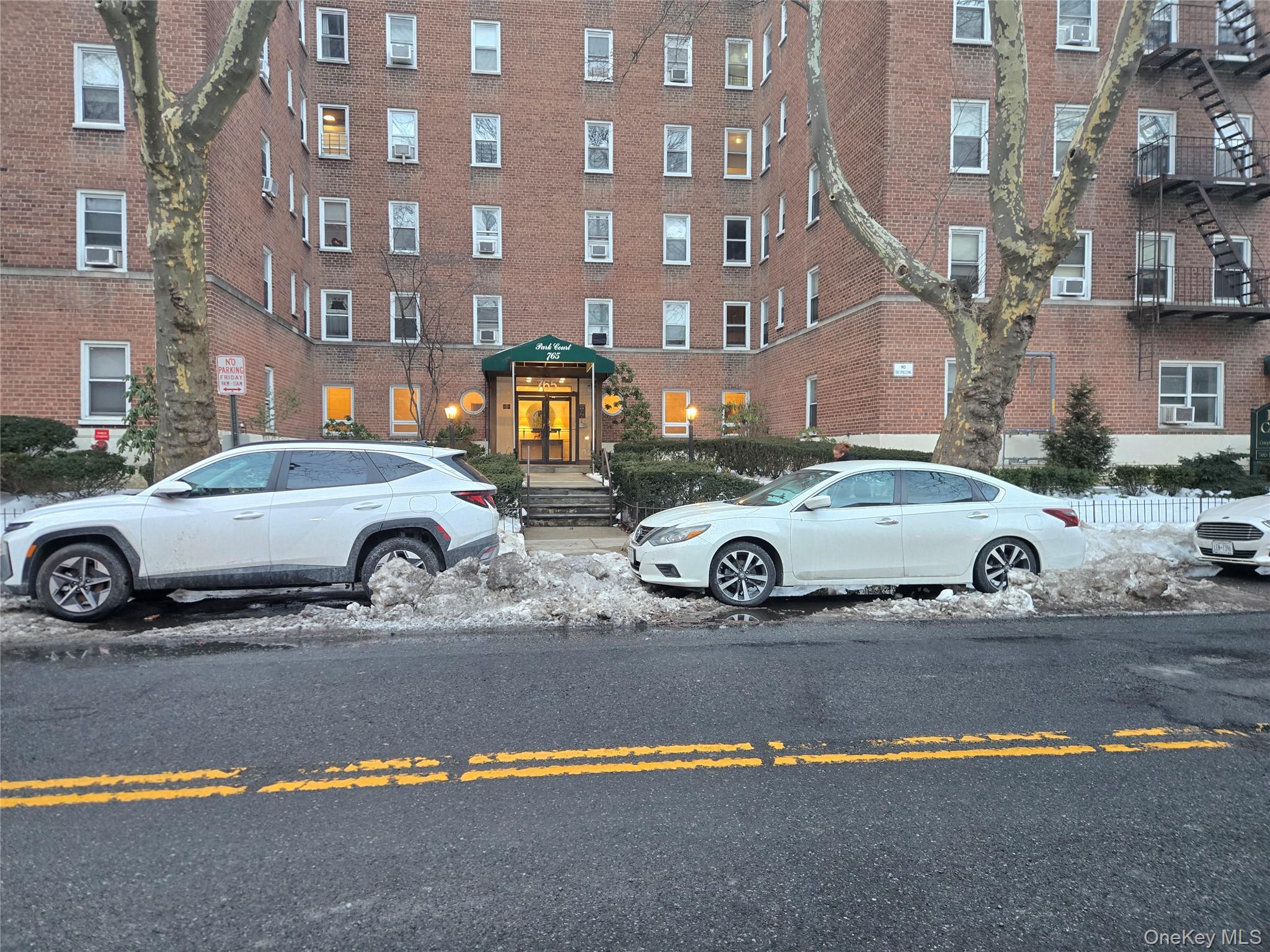 #15 photo, 765 Bronx River, برونكس Bronxville , NY 10708