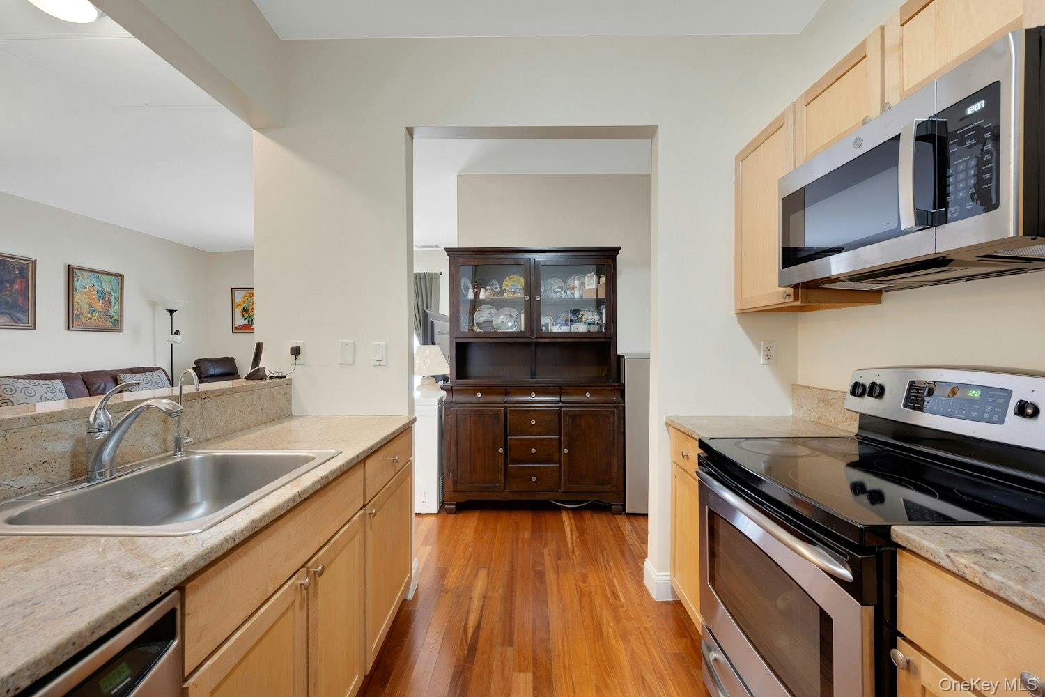 #12 photo, 543 Main Street, New Rochelle , NY 10801