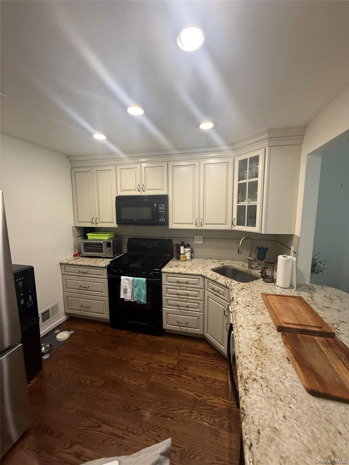 #3 photo, 211 Treetop Circle, Nanuet , NY 10954