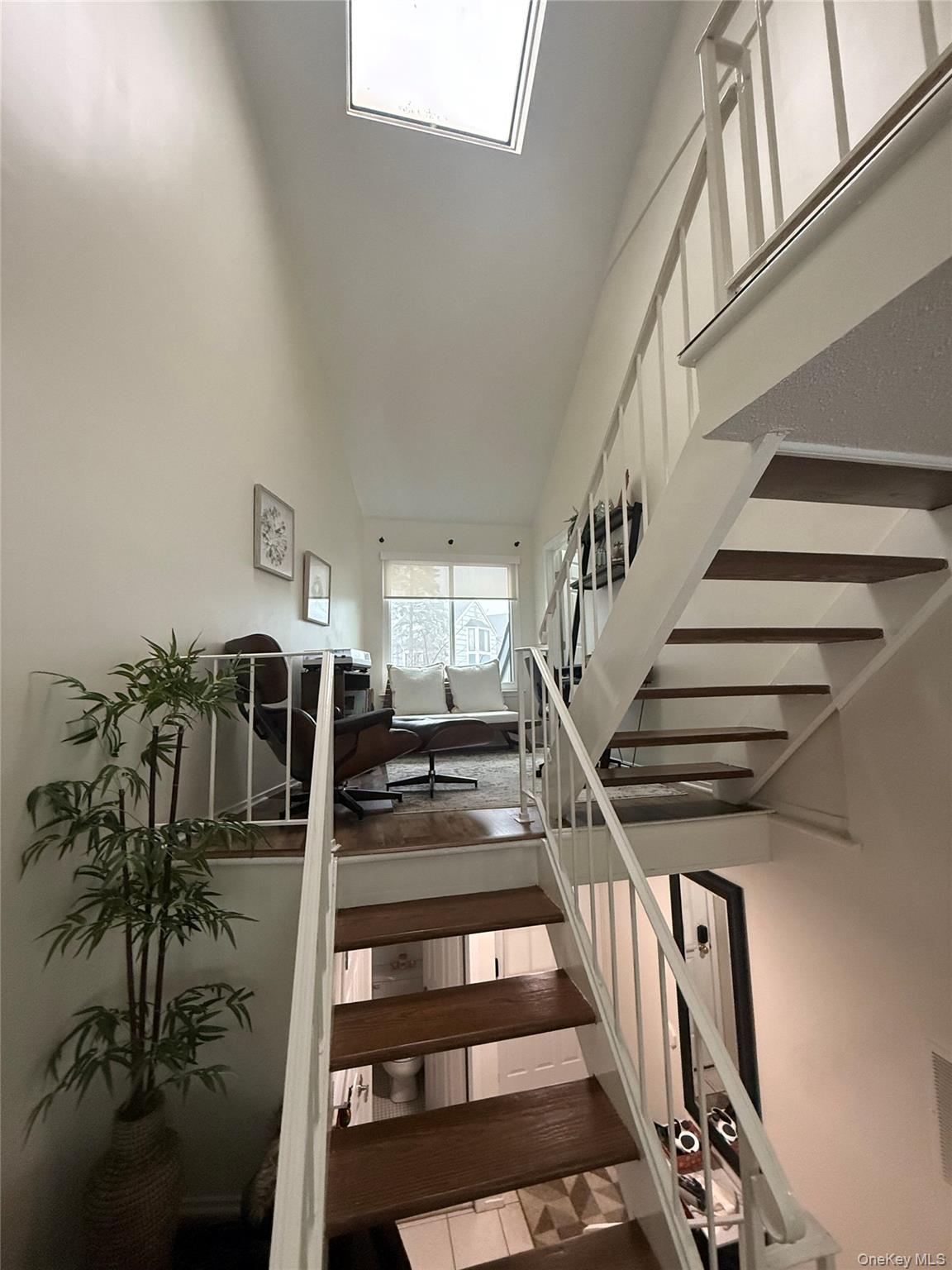 #7 photo, 211 Treetop Circle, Nanuet , NY 10954